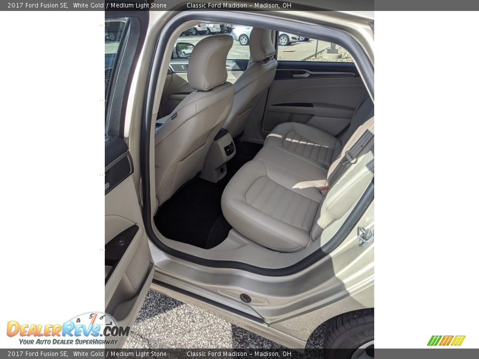 2017 Ford Fusion SE White Gold / Medium Light Stone Photo #13