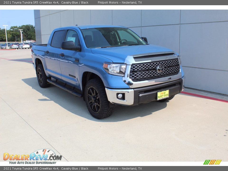 Front 3/4 View of 2021 Toyota Tundra SR5 CrewMax 4x4 Photo #2