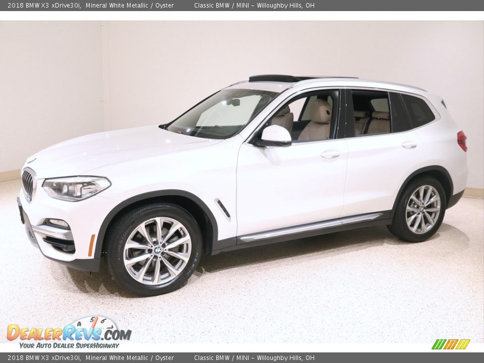 Front 3/4 View of 2018 BMW X3 xDrive30i Photo #3