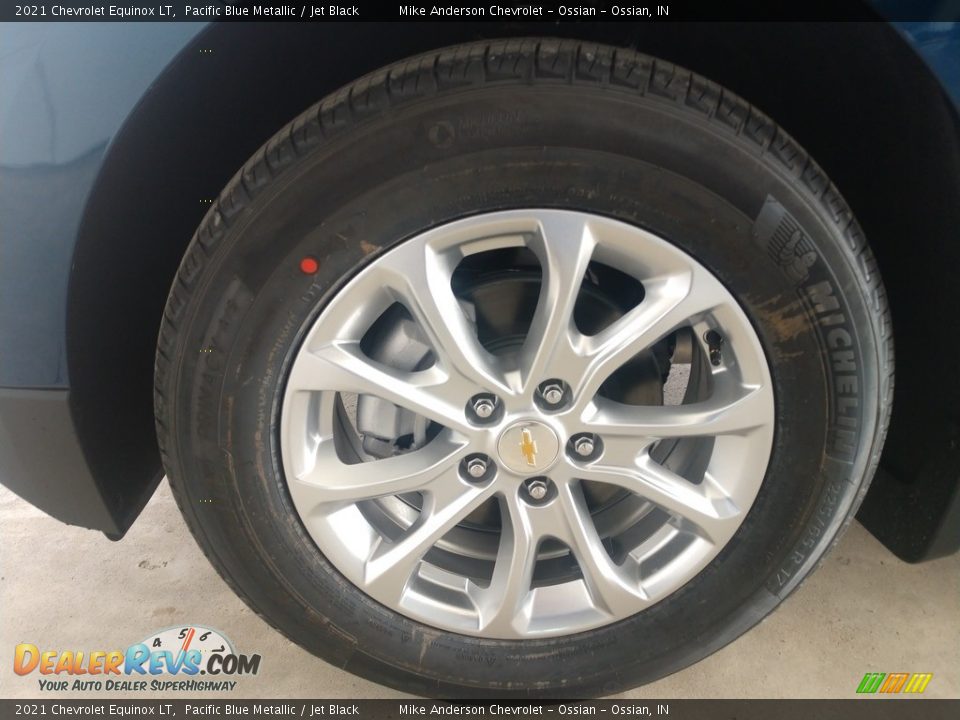 2021 Chevrolet Equinox LT Wheel Photo #16