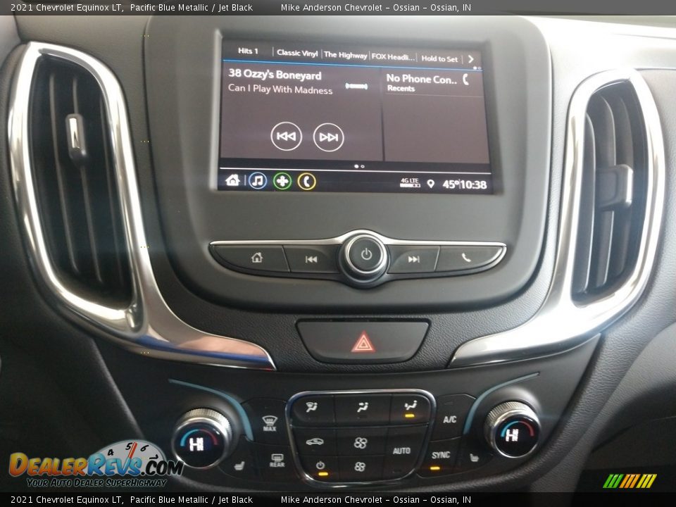 Controls of 2021 Chevrolet Equinox LT Photo #28