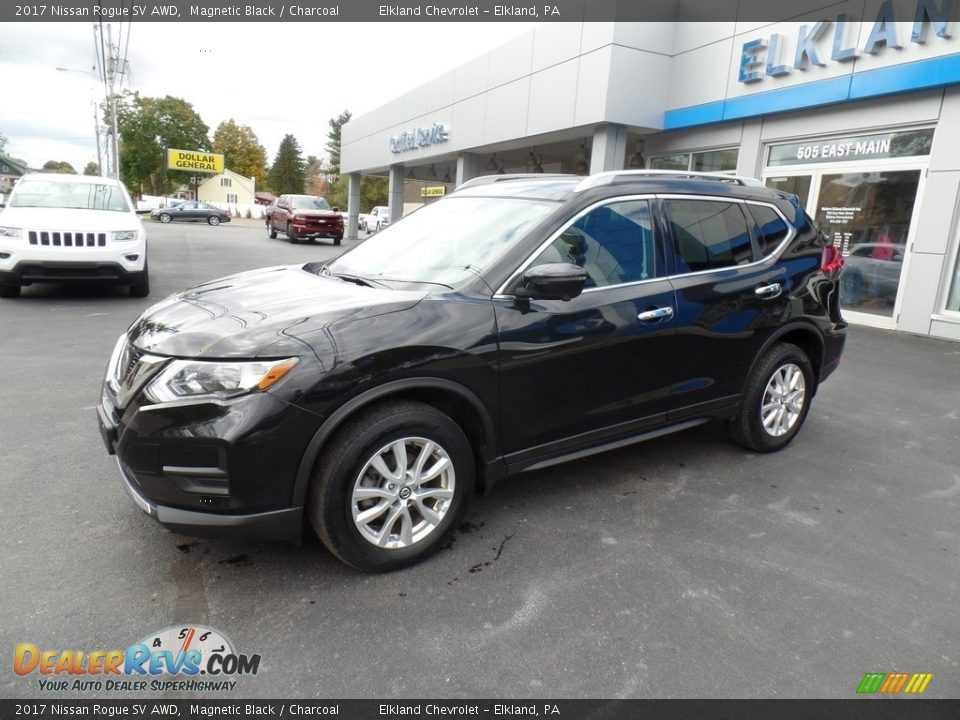 2017 Nissan Rogue SV AWD Magnetic Black / Charcoal Photo #1