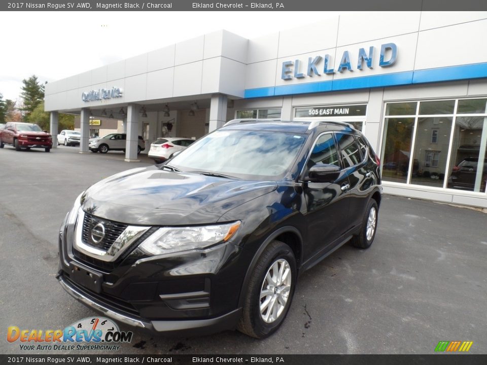 2017 Nissan Rogue SV AWD Magnetic Black / Charcoal Photo #2