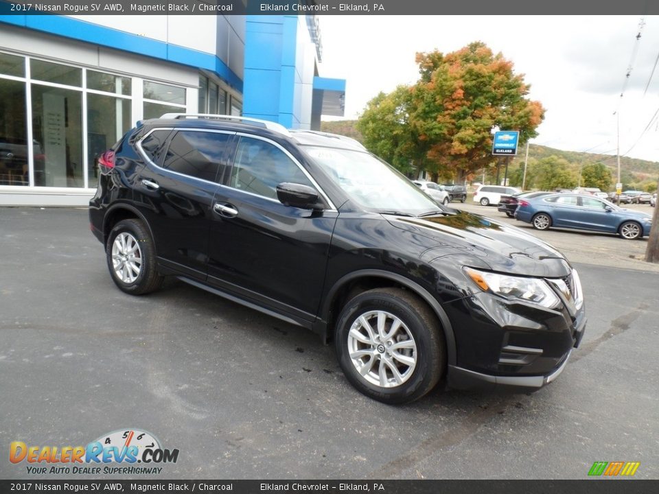 2017 Nissan Rogue SV AWD Magnetic Black / Charcoal Photo #5