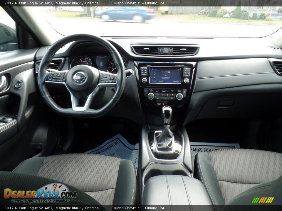 2017 Nissan Rogue SV AWD Magnetic Black / Charcoal Photo #34