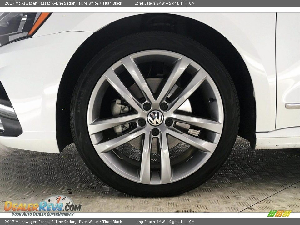 2017 Volkswagen Passat R-Line Sedan Pure White / Titan Black Photo #8