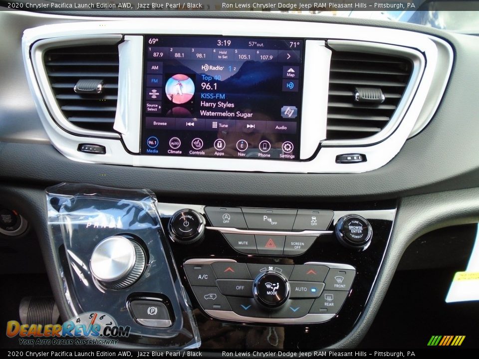 2020 Chrysler Pacifica Launch Edition AWD Jazz Blue Pearl / Black Photo #17