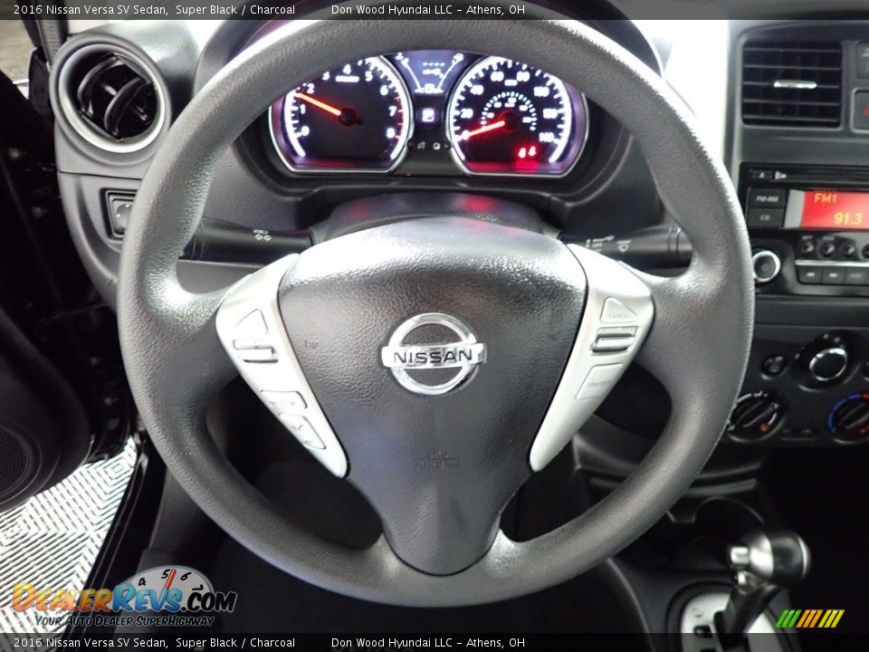 2016 Nissan Versa SV Sedan Super Black / Charcoal Photo #29