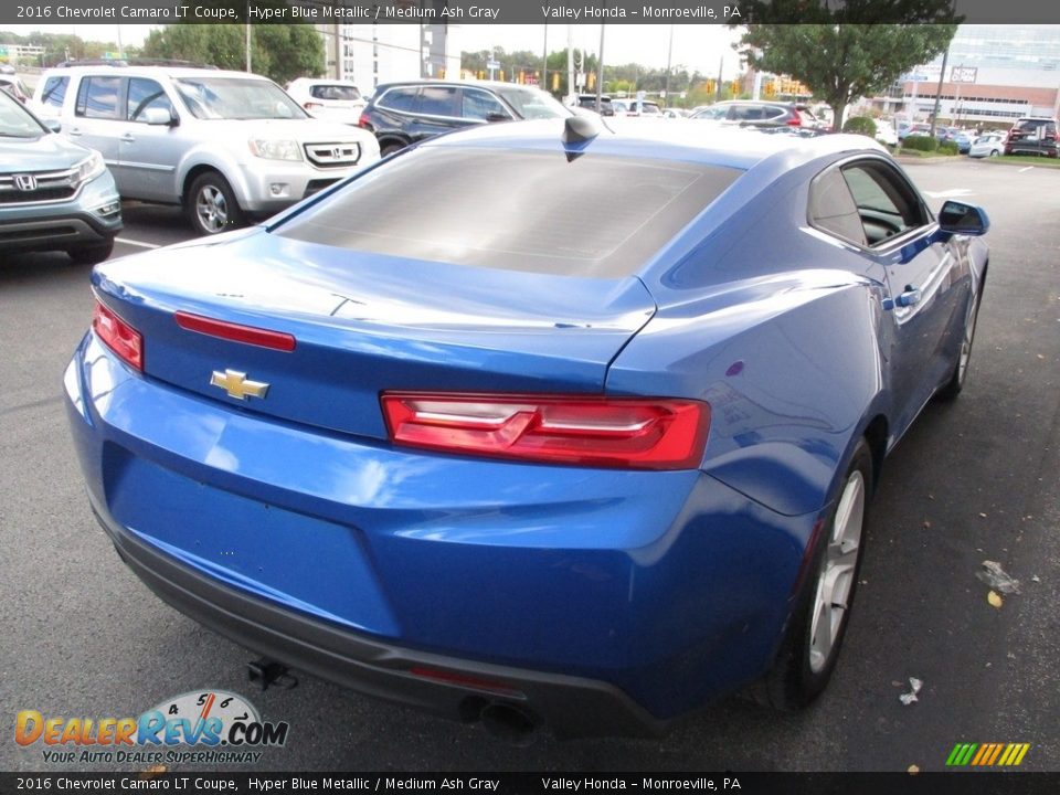 2016 Chevrolet Camaro LT Coupe Hyper Blue Metallic / Medium Ash Gray Photo #5