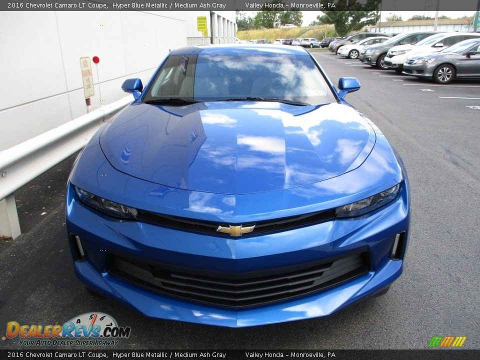 2016 Chevrolet Camaro LT Coupe Hyper Blue Metallic / Medium Ash Gray Photo #8