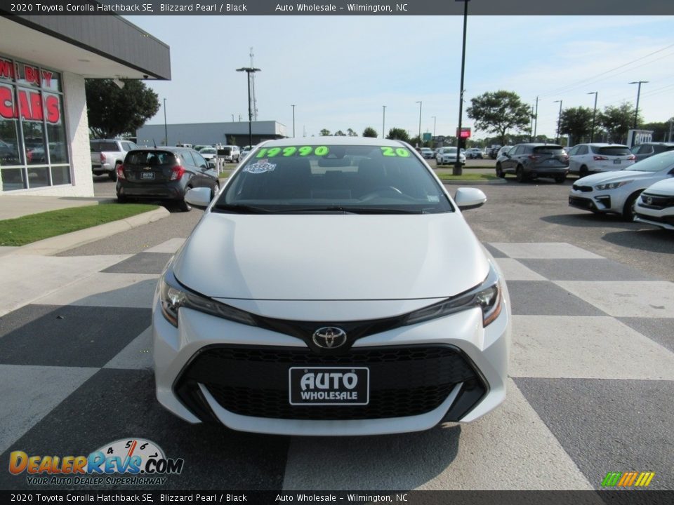 2020 Toyota Corolla Hatchback SE Blizzard Pearl / Black Photo #2