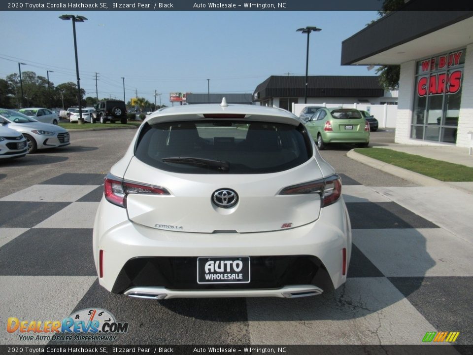 2020 Toyota Corolla Hatchback SE Blizzard Pearl / Black Photo #4