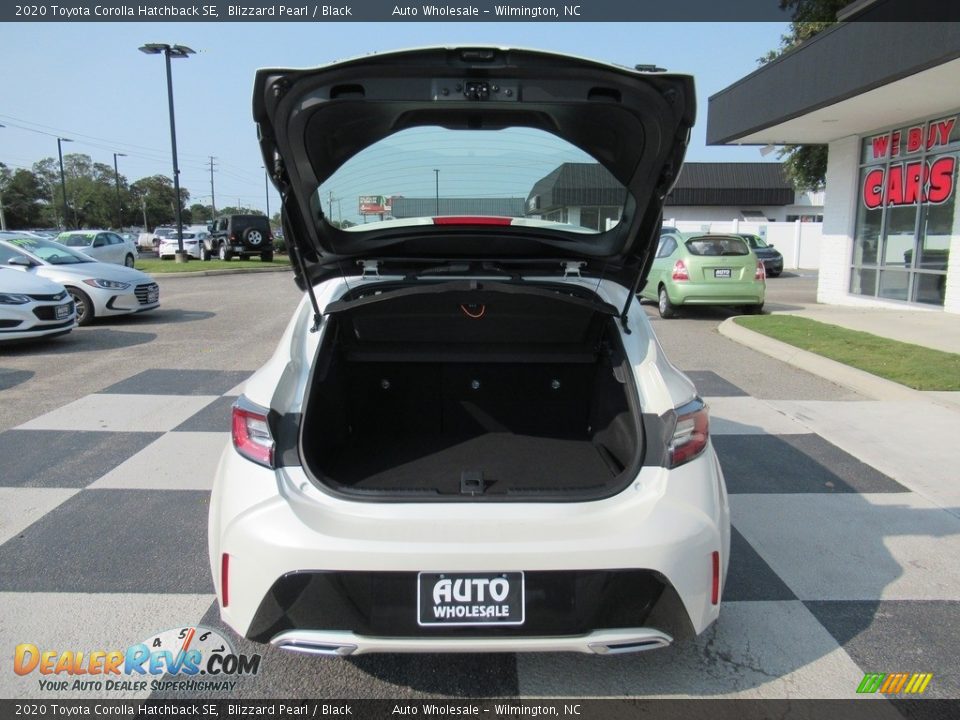2020 Toyota Corolla Hatchback SE Blizzard Pearl / Black Photo #5