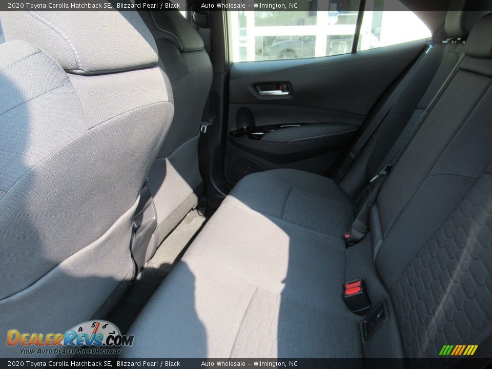 2020 Toyota Corolla Hatchback SE Blizzard Pearl / Black Photo #12