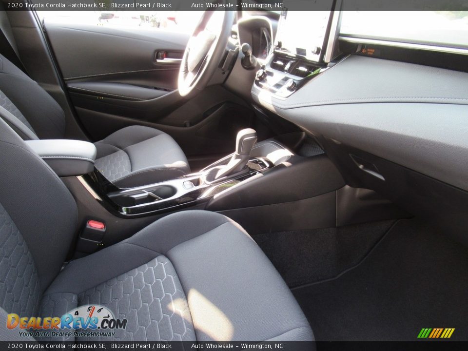 2020 Toyota Corolla Hatchback SE Blizzard Pearl / Black Photo #13