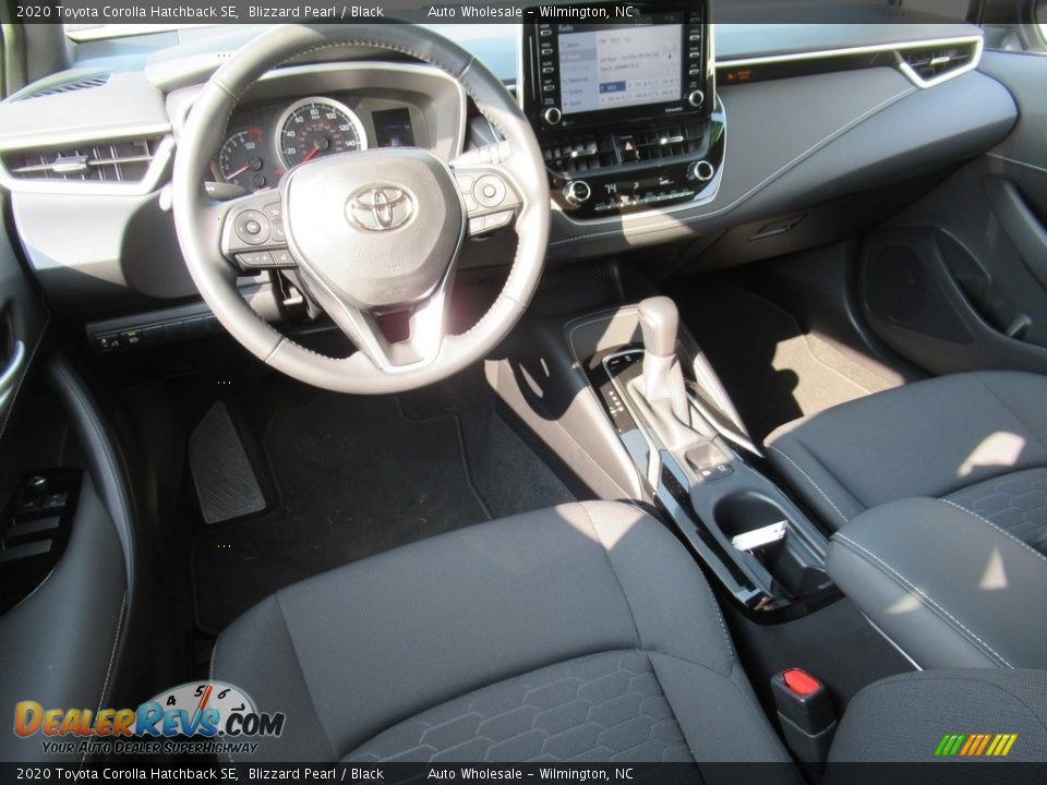 2020 Toyota Corolla Hatchback SE Blizzard Pearl / Black Photo #15