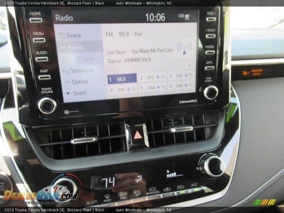 2020 Toyota Corolla Hatchback SE Blizzard Pearl / Black Photo #17