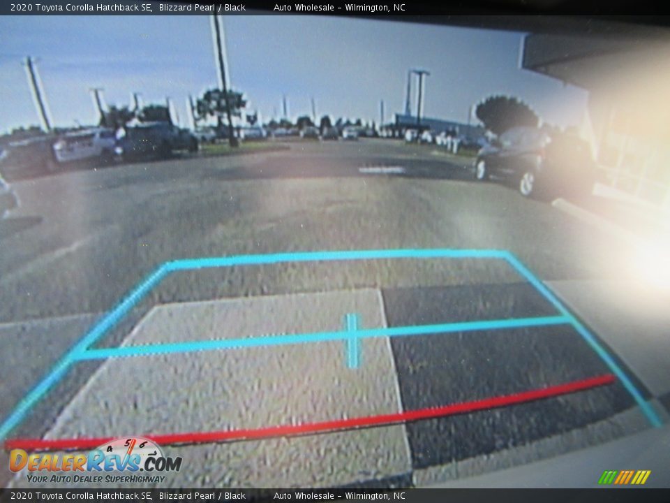 2020 Toyota Corolla Hatchback SE Blizzard Pearl / Black Photo #18