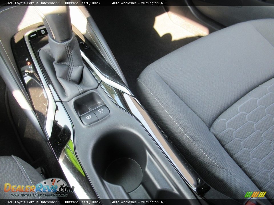 2020 Toyota Corolla Hatchback SE Blizzard Pearl / Black Photo #19