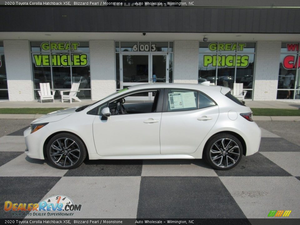 2020 Toyota Corolla Hatchback XSE Blizzard Pearl / Moonstone Photo #1