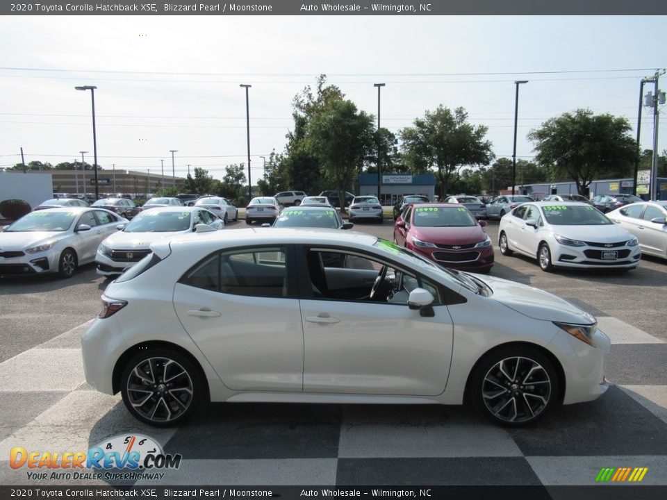 2020 Toyota Corolla Hatchback XSE Blizzard Pearl / Moonstone Photo #3