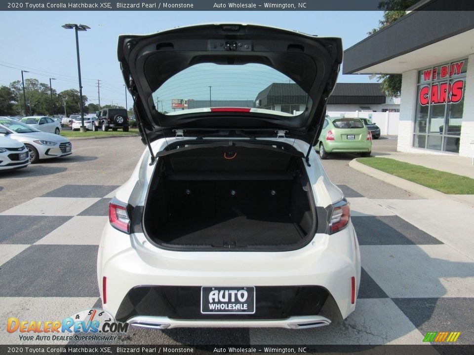 2020 Toyota Corolla Hatchback XSE Blizzard Pearl / Moonstone Photo #5
