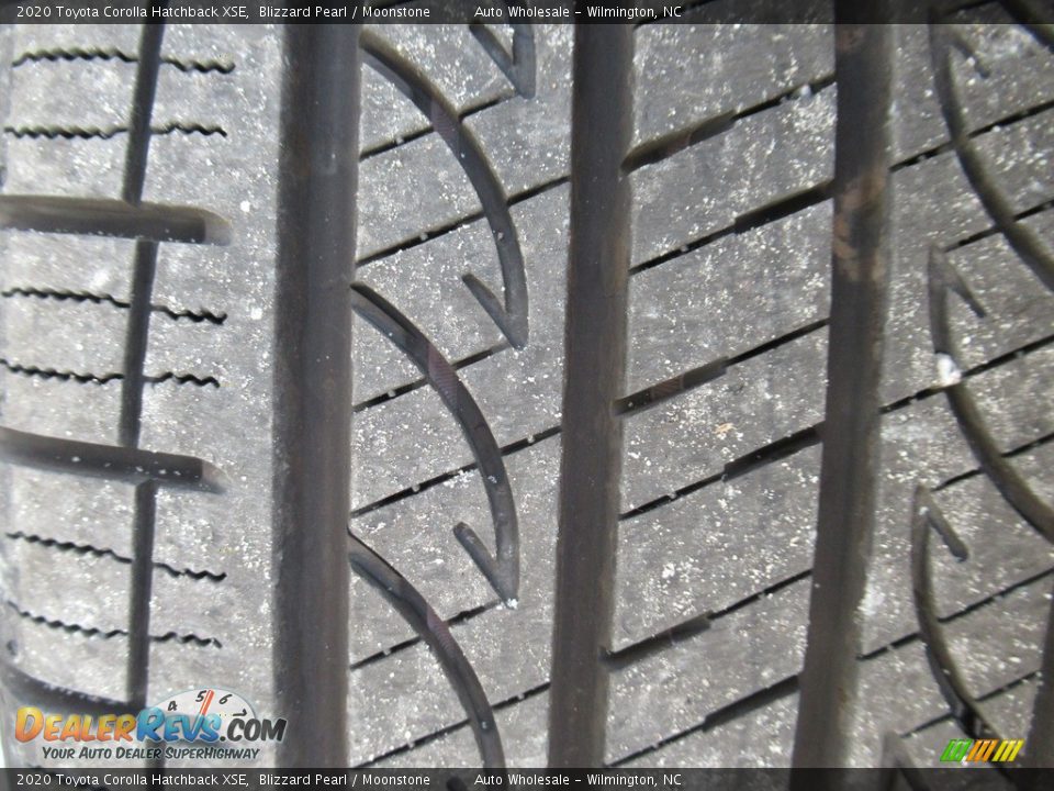 2020 Toyota Corolla Hatchback XSE Blizzard Pearl / Moonstone Photo #9