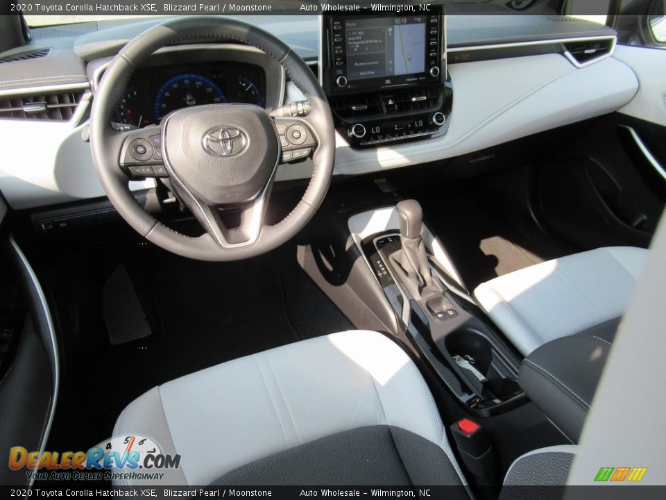 2020 Toyota Corolla Hatchback XSE Blizzard Pearl / Moonstone Photo #14