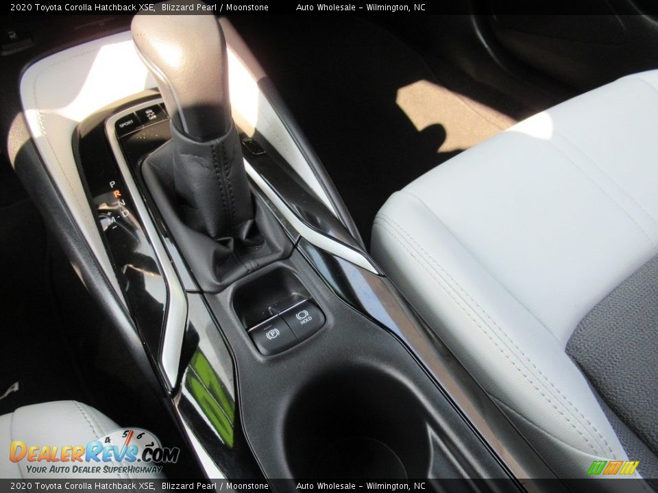 2020 Toyota Corolla Hatchback XSE Blizzard Pearl / Moonstone Photo #19