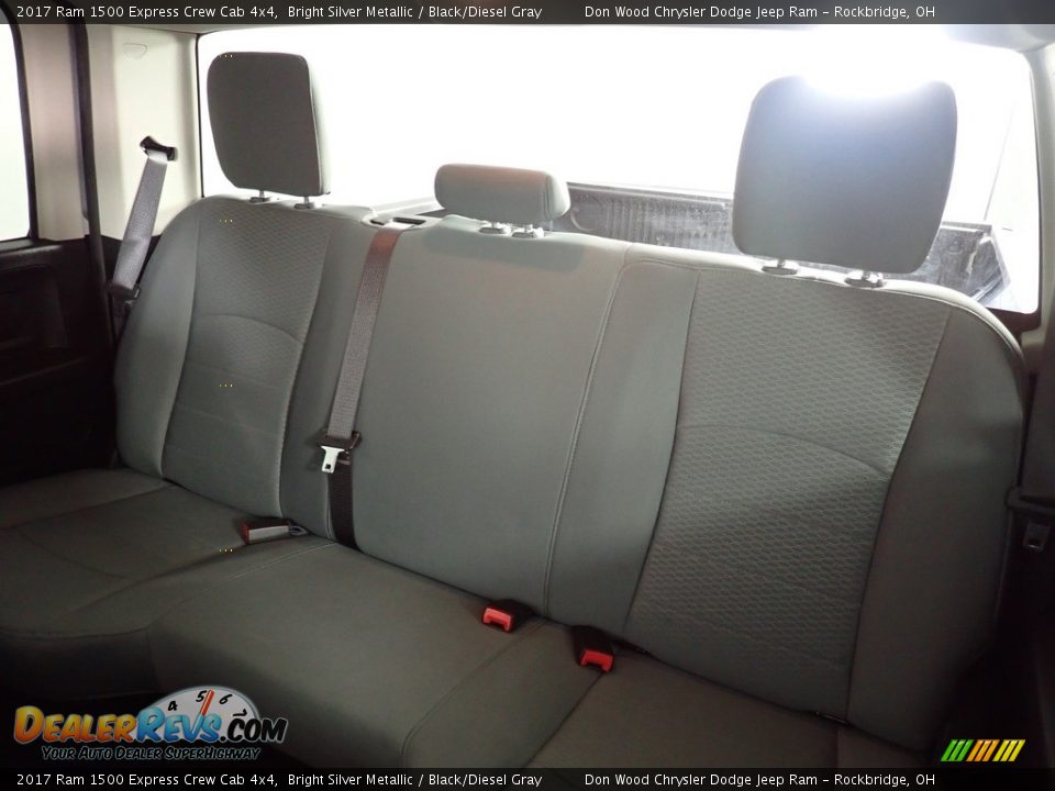 2017 Ram 1500 Express Crew Cab 4x4 Bright Silver Metallic / Black/Diesel Gray Photo #22