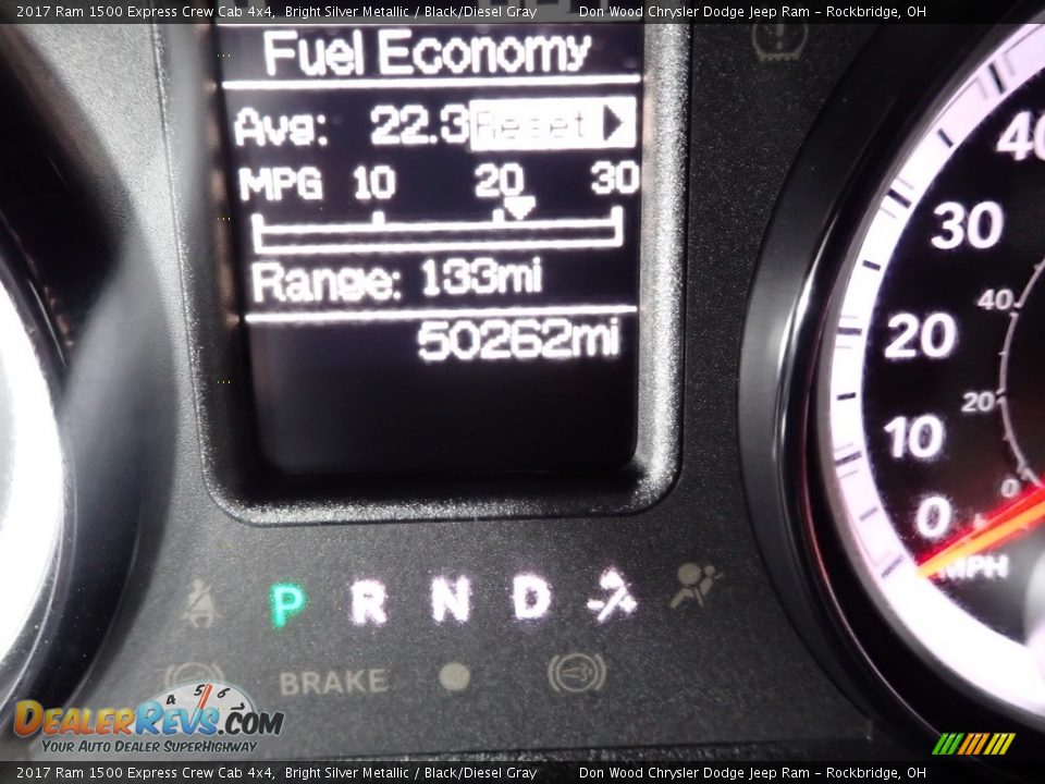 2017 Ram 1500 Express Crew Cab 4x4 Bright Silver Metallic / Black/Diesel Gray Photo #32