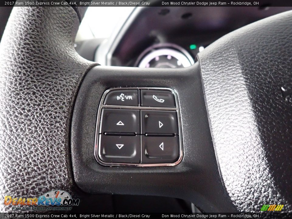 2017 Ram 1500 Express Crew Cab 4x4 Bright Silver Metallic / Black/Diesel Gray Photo #34