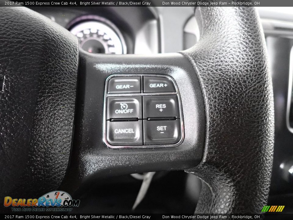 2017 Ram 1500 Express Crew Cab 4x4 Bright Silver Metallic / Black/Diesel Gray Photo #35