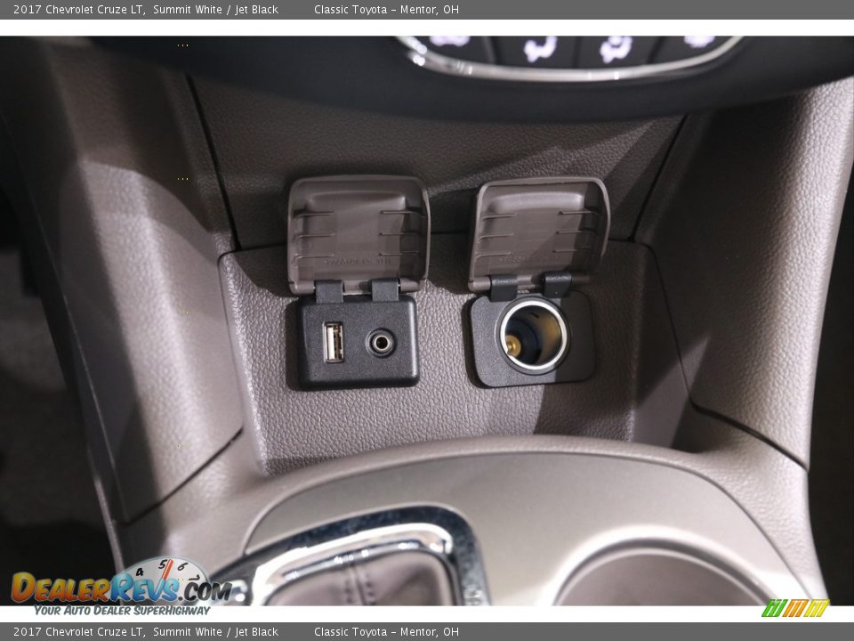 2017 Chevrolet Cruze LT Summit White / Jet Black Photo #12