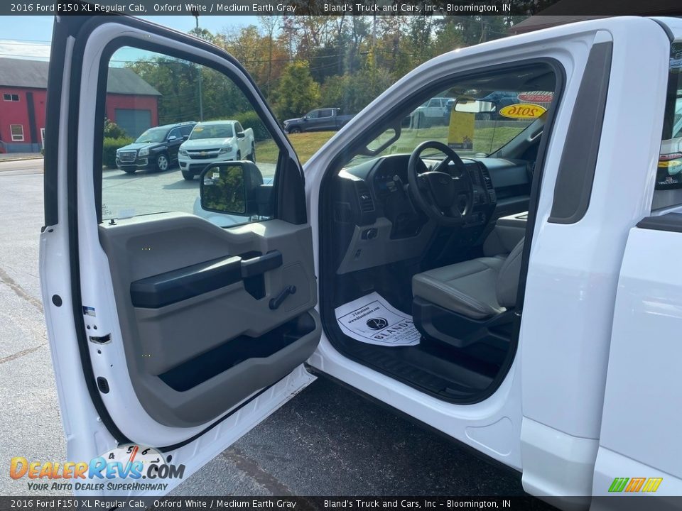 2016 Ford F150 XL Regular Cab Oxford White / Medium Earth Gray Photo #10