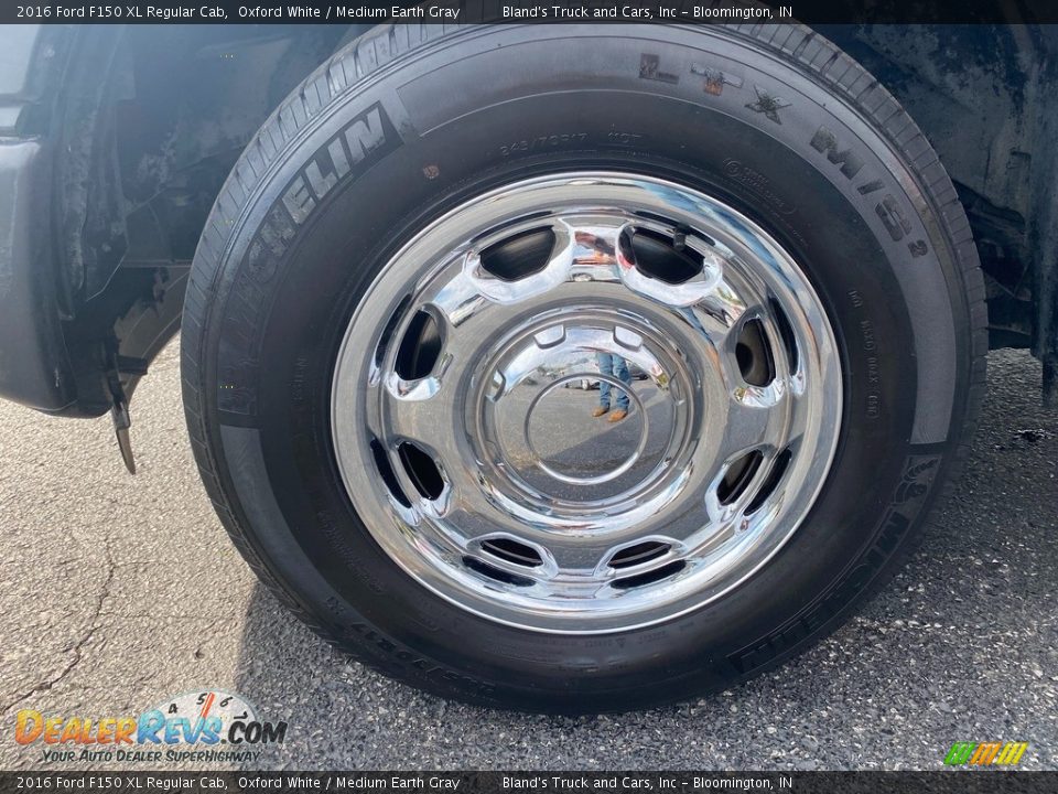 2016 Ford F150 XL Regular Cab Oxford White / Medium Earth Gray Photo #25