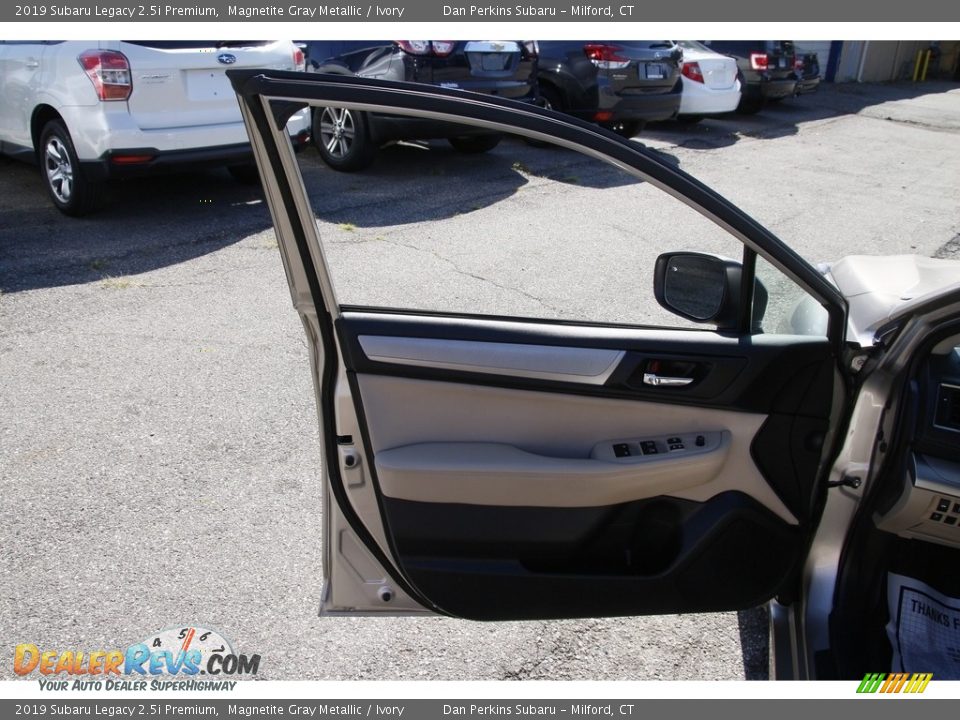 2019 Subaru Legacy 2.5i Premium Magnetite Gray Metallic / Ivory Photo #9