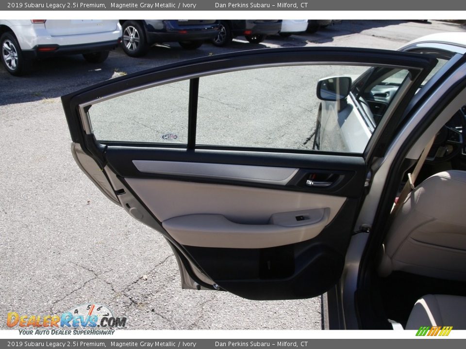 2019 Subaru Legacy 2.5i Premium Magnetite Gray Metallic / Ivory Photo #11