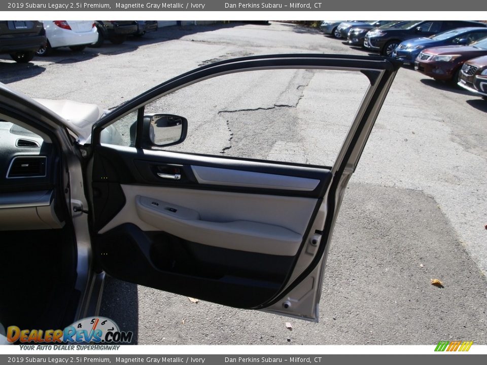 2019 Subaru Legacy 2.5i Premium Magnetite Gray Metallic / Ivory Photo #16