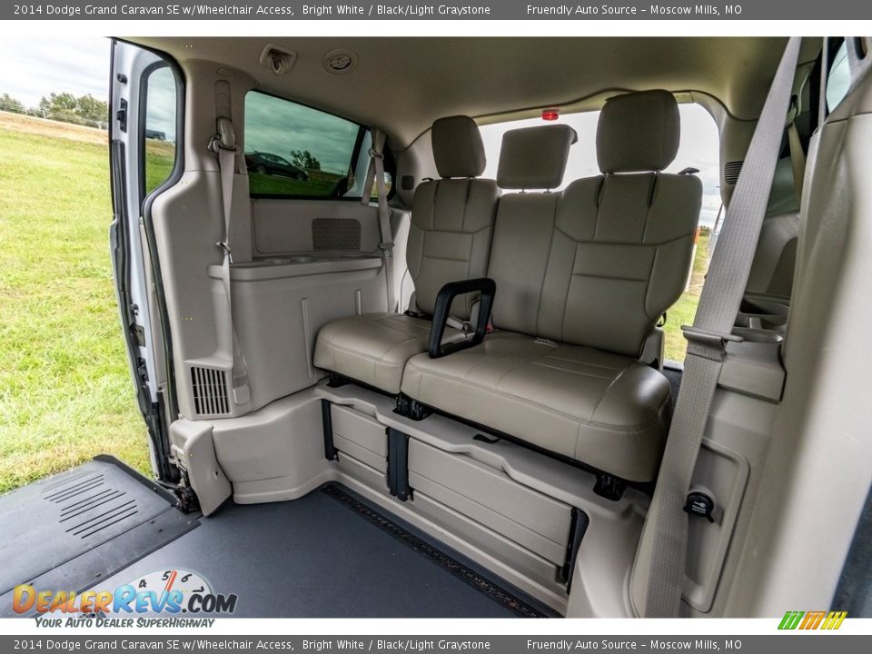 2014 Dodge Grand Caravan SE w/Wheelchair Access Bright White / Black/Light Graystone Photo #5