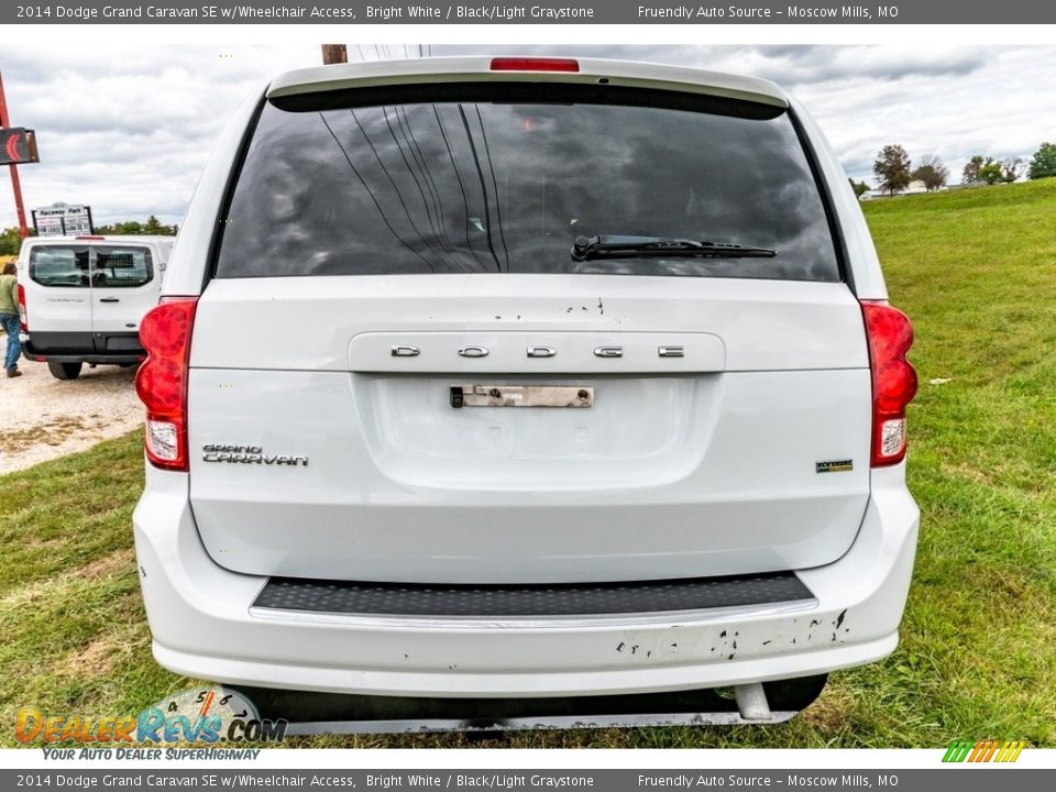 2014 Dodge Grand Caravan SE w/Wheelchair Access Bright White / Black/Light Graystone Photo #9