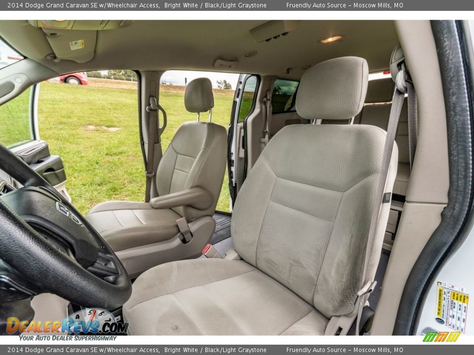 2014 Dodge Grand Caravan SE w/Wheelchair Access Bright White / Black/Light Graystone Photo #12