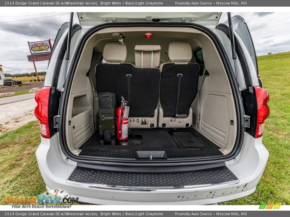 2014 Dodge Grand Caravan SE w/Wheelchair Access Bright White / Black/Light Graystone Photo #15