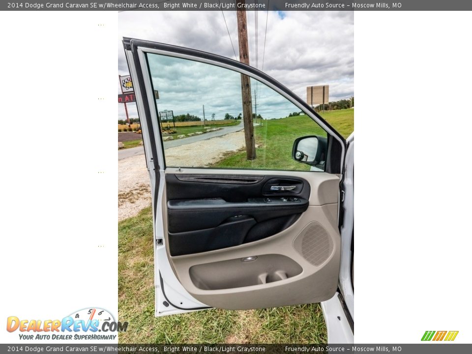 2014 Dodge Grand Caravan SE w/Wheelchair Access Bright White / Black/Light Graystone Photo #24