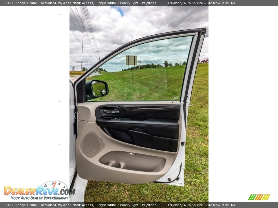 2014 Dodge Grand Caravan SE w/Wheelchair Access Bright White / Black/Light Graystone Photo #25