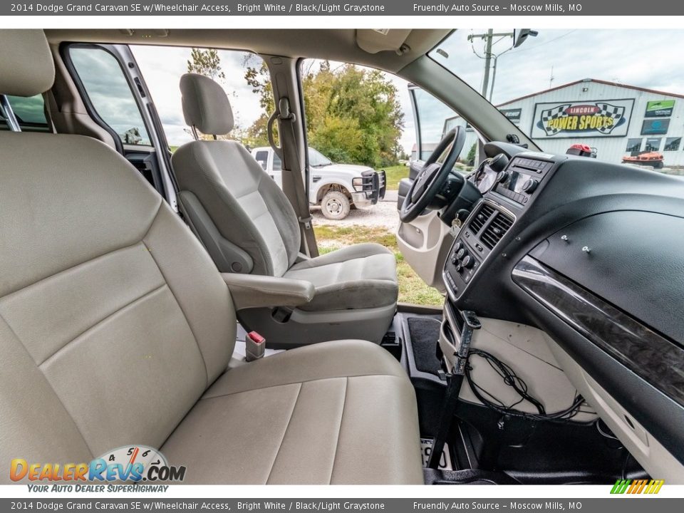 2014 Dodge Grand Caravan SE w/Wheelchair Access Bright White / Black/Light Graystone Photo #27