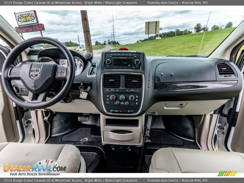 2014 Dodge Grand Caravan SE w/Wheelchair Access Bright White / Black/Light Graystone Photo #29