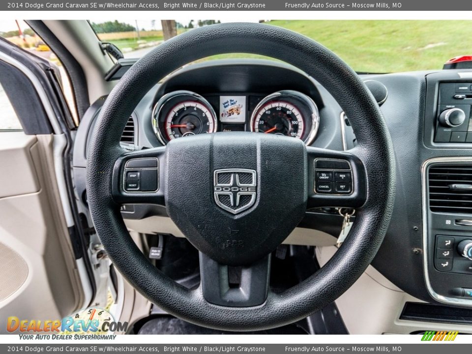 2014 Dodge Grand Caravan SE w/Wheelchair Access Bright White / Black/Light Graystone Photo #31