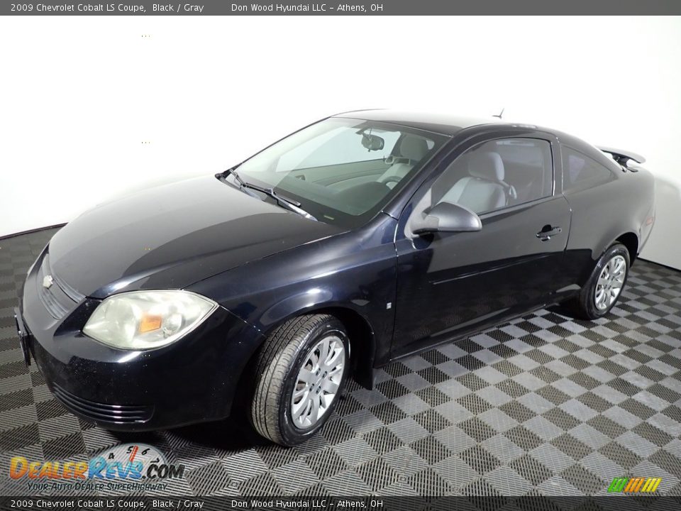 2009 Chevrolet Cobalt LS Coupe Black / Gray Photo #7