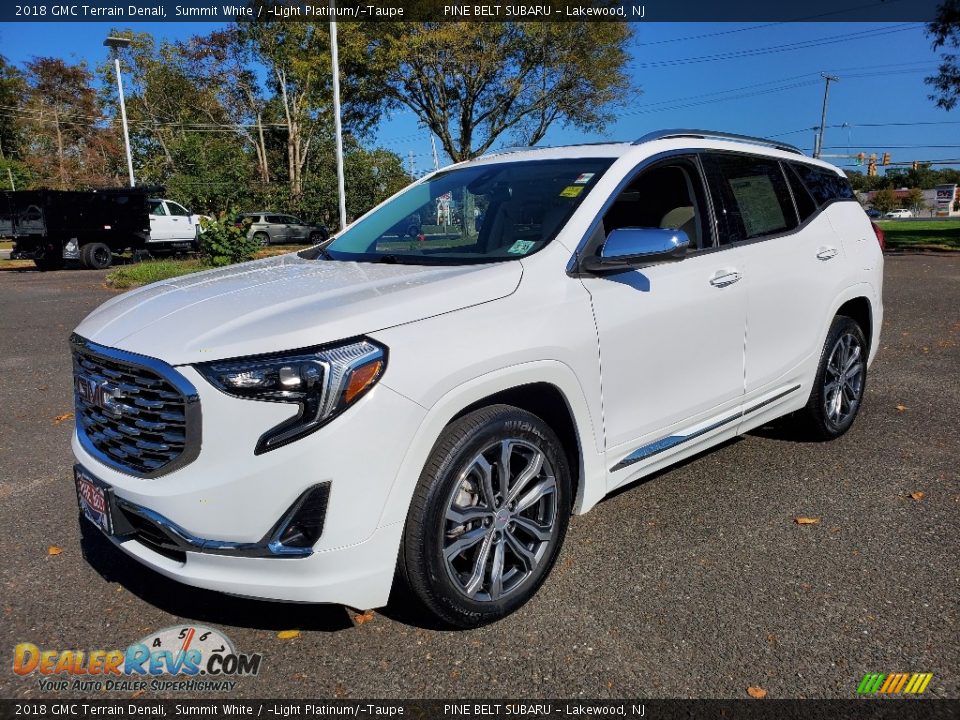 Front 3/4 View of 2018 GMC Terrain Denali Photo #18